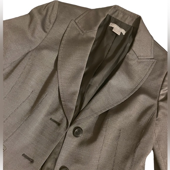 Ann Taylor Women’s Blazer (Size 2) - Picture 4 of 7